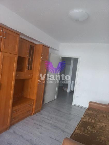 Apartament cu 3 camere decomandat în Turnișor
