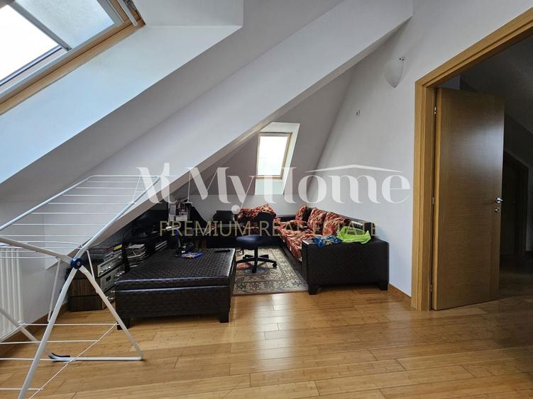 Duplex cu 6 camere cu Piscina în Iancu Nicolae