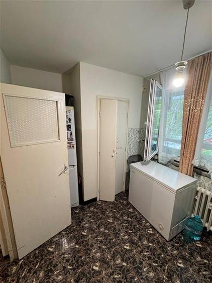 Apartament cu 2 camere semidecomandat în Olteniței