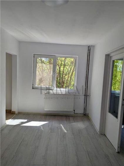 Apartament cu 2 camere semidecomandat în Șagului