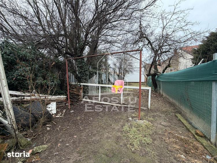 Casă cu 2 camere cu Teren 300 Mp în Girocului