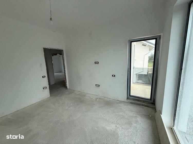 Casă cu 4 camere cu Teren 250 Mp în Prelungirea Ghencea