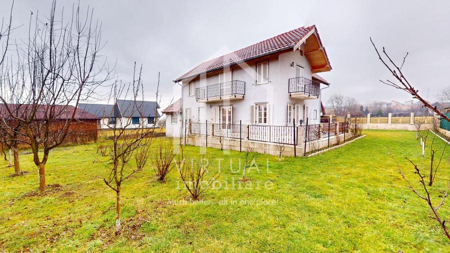 Casă individuală cu 4 camere cu Canalizare în Sadu