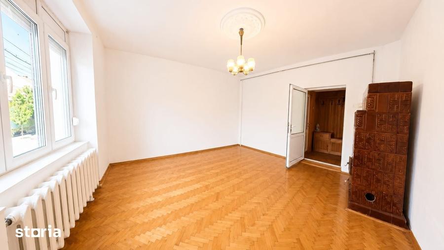 Casă cu 4 camere cu Teren 563 Mp în Central