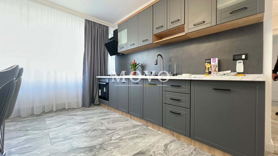Apartament cu 3 camere semidecomandat, mobilat în Dacia