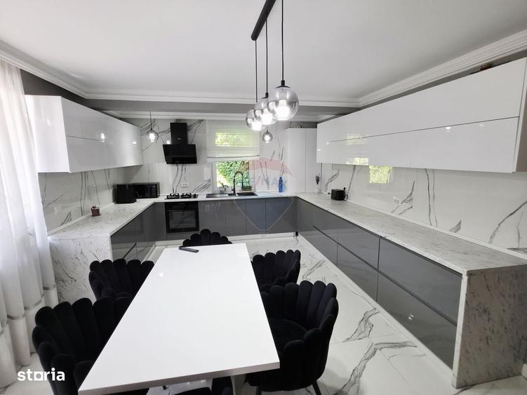 Apartament cu 4 camere în Ștefan cel Mare