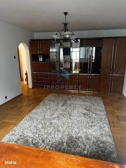 Apartament cu 3 camere decomandat, mobilat în Nerva Traian