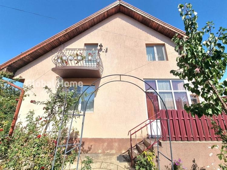 Casă cu 4 camere cu Teren 1094 Mp în 1 Decembrie