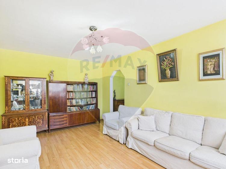 Apartament cu 3 camere semidecomandat, mobilat în Dristor