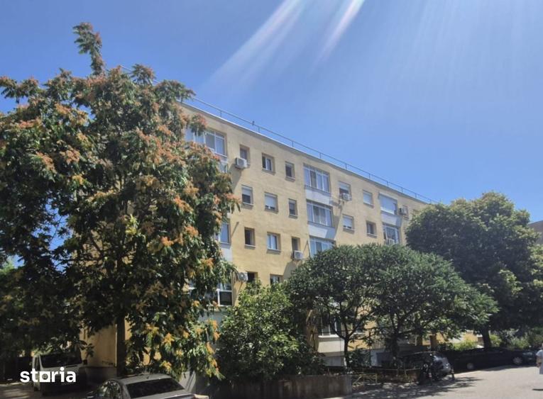 Apartament cu 3 camere în Sud