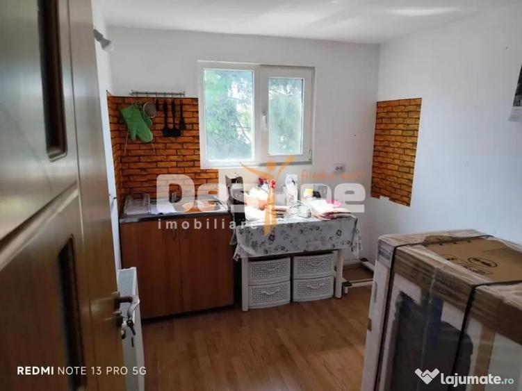 Casă cu 5 camere cu Teren 200 Mp în Sud