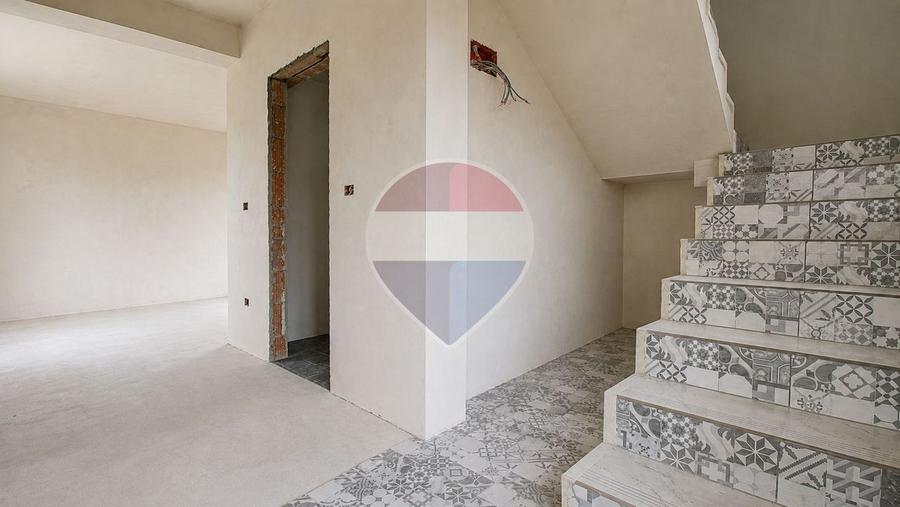 Duplex cu 4 camere cu Teren 500 Mp în Stupini