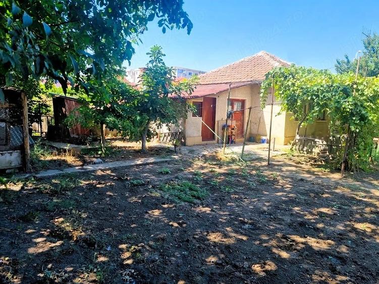 Casă cu Teren 660 Mp în Km 5