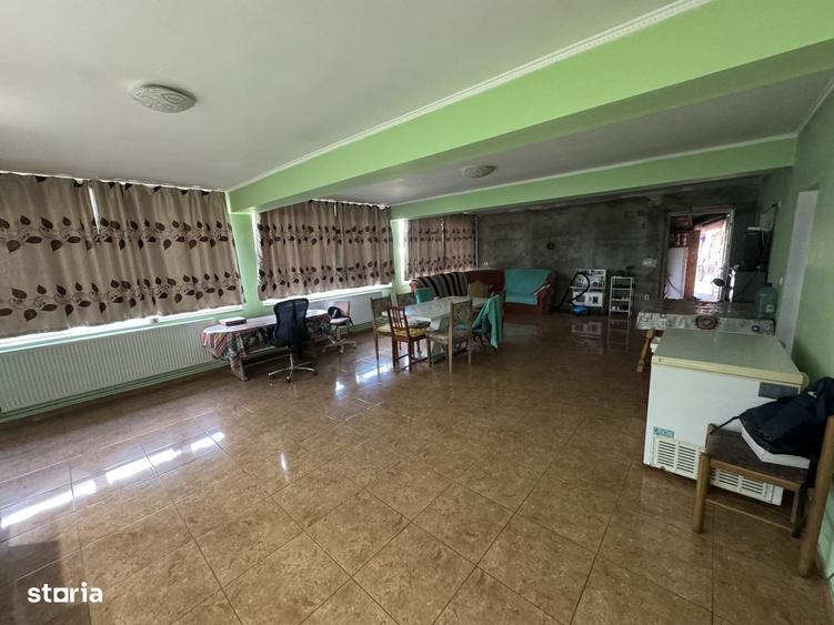 Casă cu 4 camere cu Teren 3000 Mp în Doba