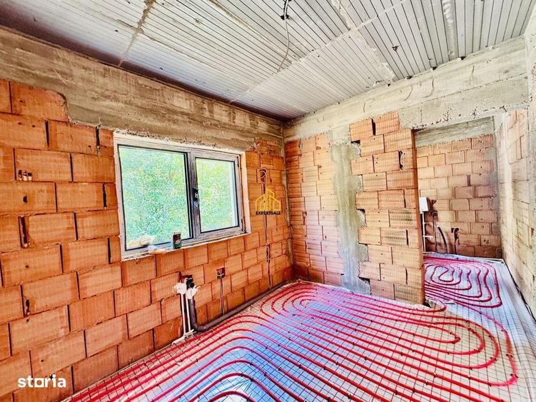 Casă cu 3 camere cu Teren 295 Mp în Central