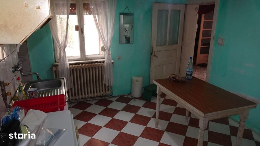 Casă cu 5 camere cu Teren 3450 Mp în Horea