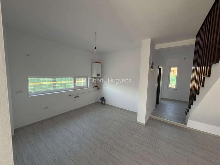 DUPLEX DE VÂNZARE ÎN SĂCĂLAZ MUTARE RAPIDĂ