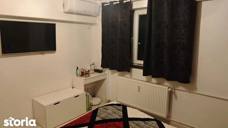 Apartament cu 3 camere decomandat, mobilat în Decebal