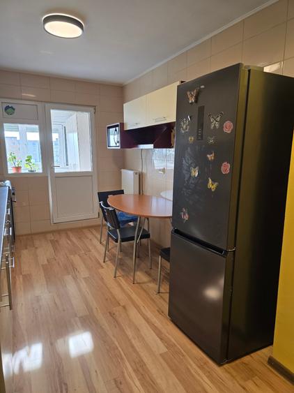 Apartament cu 4 camere decomandat, mobilat în Rahova