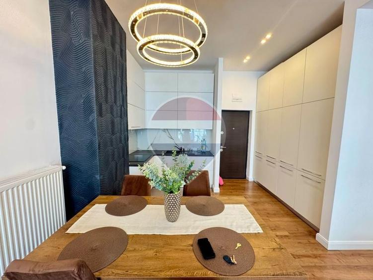 Apartament cu 2 camere semidecomandat, mobilat în Semicentral