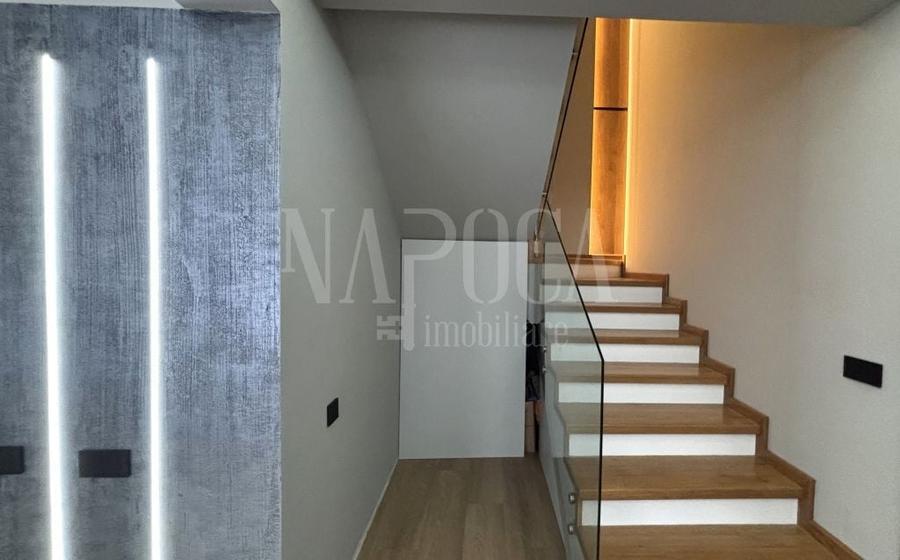 Duplex cu 4 camere cu Canalizare în Florești