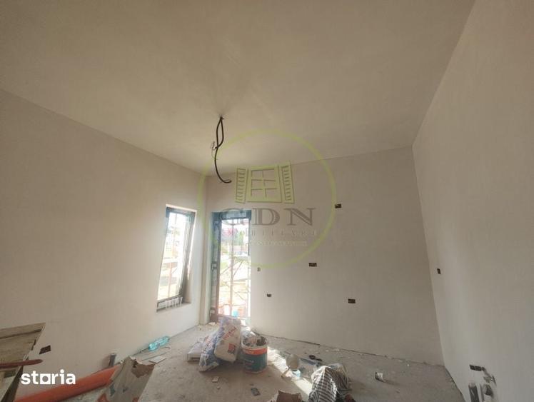 Casă cu 4 camere cu Teren 200 Mp în Malu Mare