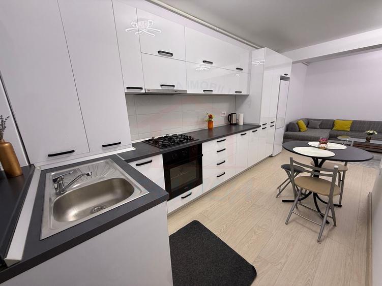 Apartament cu 2 camere decomandat, mobilat în Micro 17