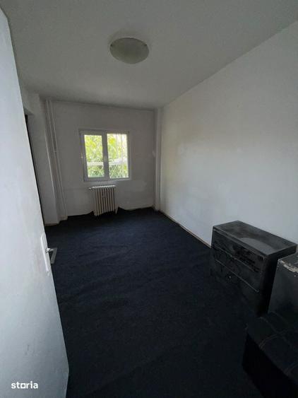 Apartament cu 3 camere decomandat în Republicii
