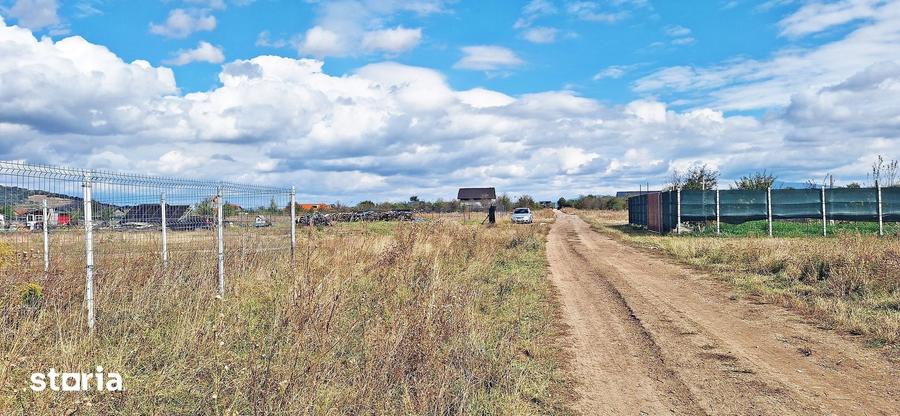 Teren de 1270 mp, în Sânpetru