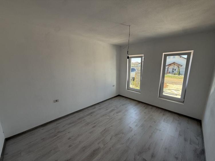 Casă cu 2 camere în Sânandrei
