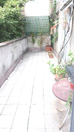 Apartament cu 3 camere decomandat în Capitale
