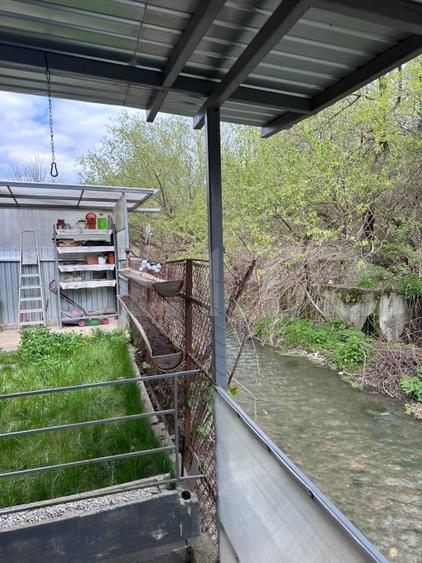 Casă individuală cu 5 camere cu Canalizare în Ultracentral