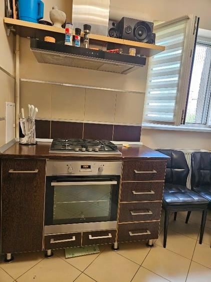Apartament cu 4 camere semidecomandat, mobilat în Drumul Taberei