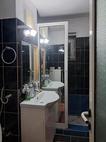 Apartament cu 3 camere decomandat în Buzaului