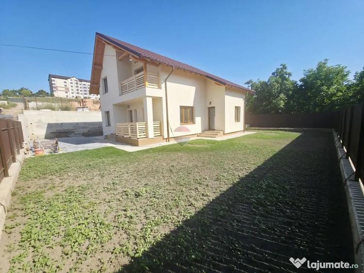 Casă cu 4 camere cu Teren 550 Mp în Calea Romanului