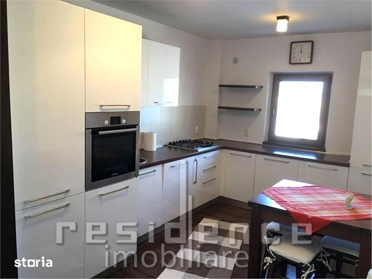 Apartament cu 3 camere decomandat, mobilat în Între Lacuri