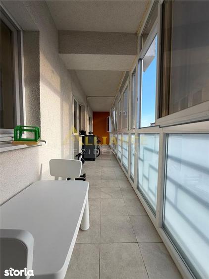 Apartament cu 3 camere, mobilat în Central — fotografia 1