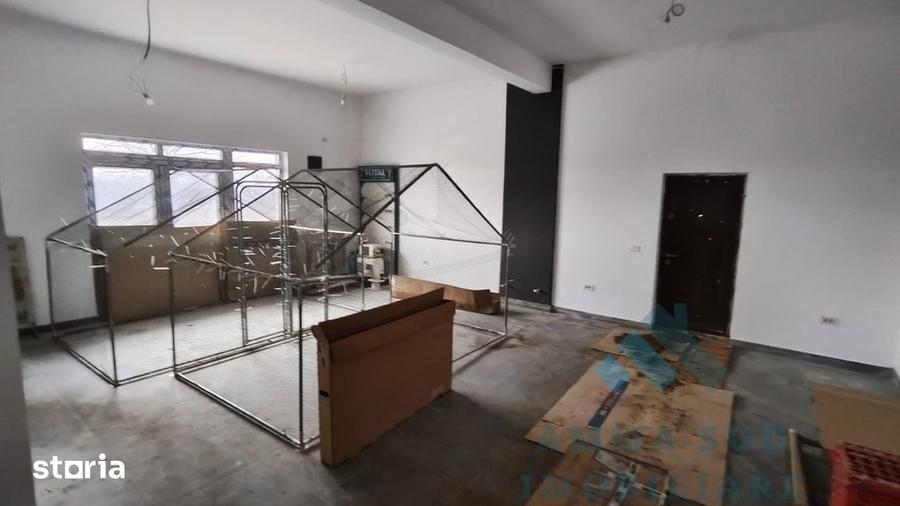 Casă cu 9 camere cu Teren 300 Mp în Central