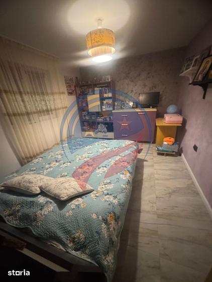 Casă cu 5 camere cu Teren 1800 Mp în Butoiești