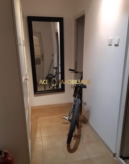 Apartament cu 2 camere semidecomandat, mobilat în Iancului