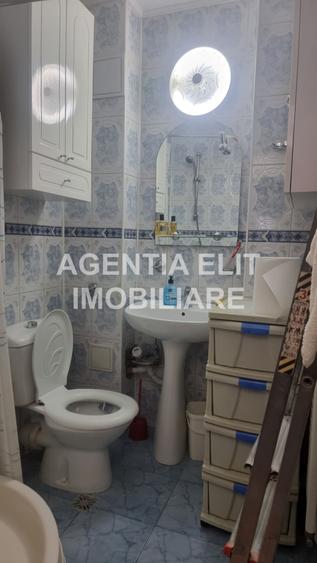Apartament cu 4 camere decomandat în Central