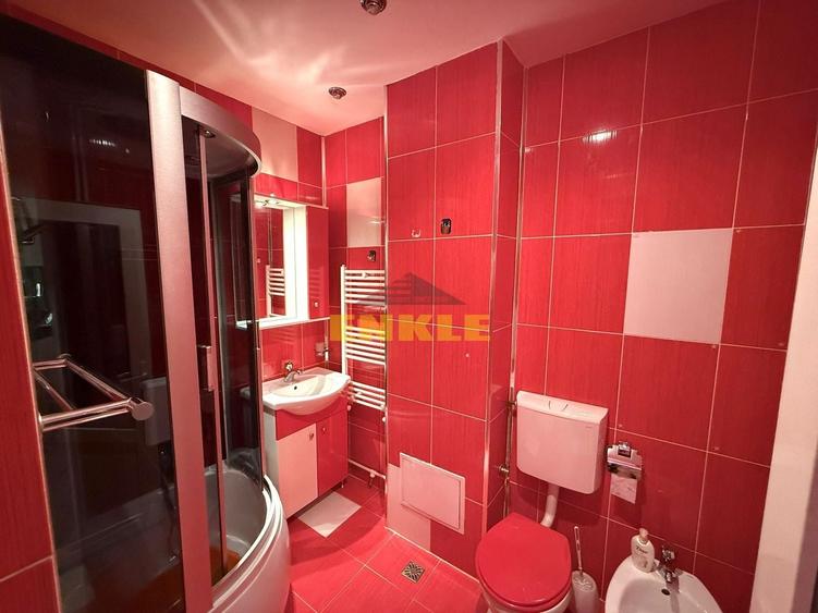 Garsonieră decomandată în Central