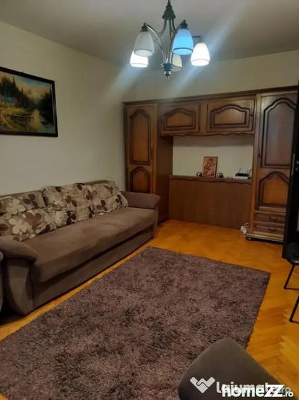 Apartament cu 3 camere decomandat în Lăpuș