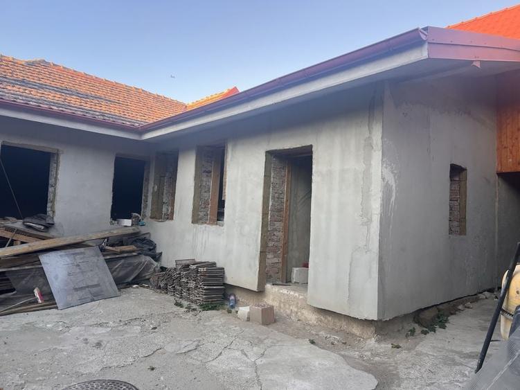Casă cu 4 camere în Central