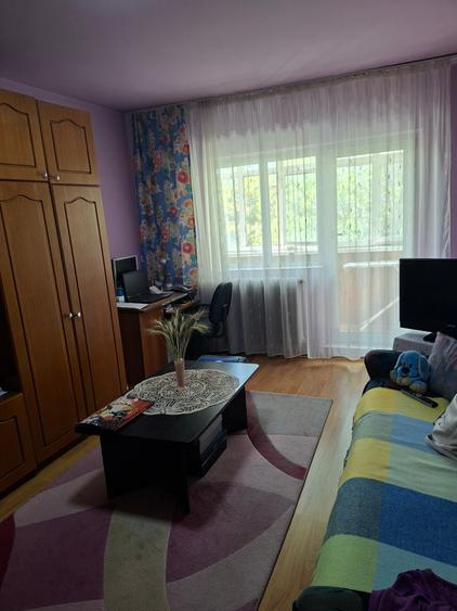 Apartament cu 2 camere decomandat în Calea Moldovei