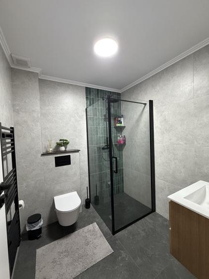 Apartament cu 3 camere semidecomandat în Central