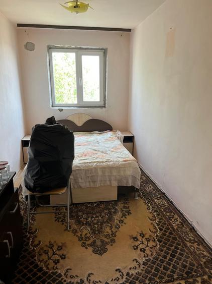 Apartament cu 3 camere semidecomandat în Valea Călugărească