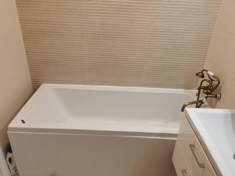 Apartament cu 2 camere decomandat în Titan