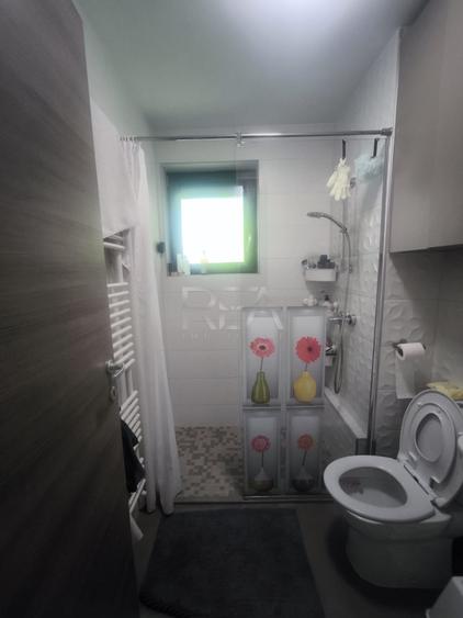 Apartament cu 4 camere decomandat, mobilat în Lujerului