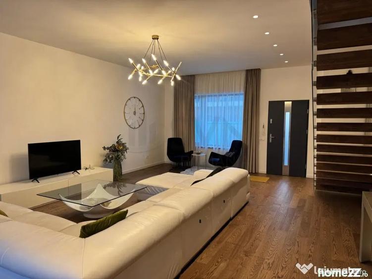 Casă cu 5 camere cu Teren 325 Mp în Iancu Nicolae